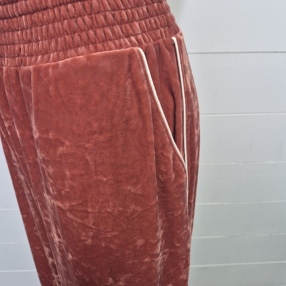 Aerie Crushed Velvet Pink Pajama Set Size XL - Picture 8 of 16